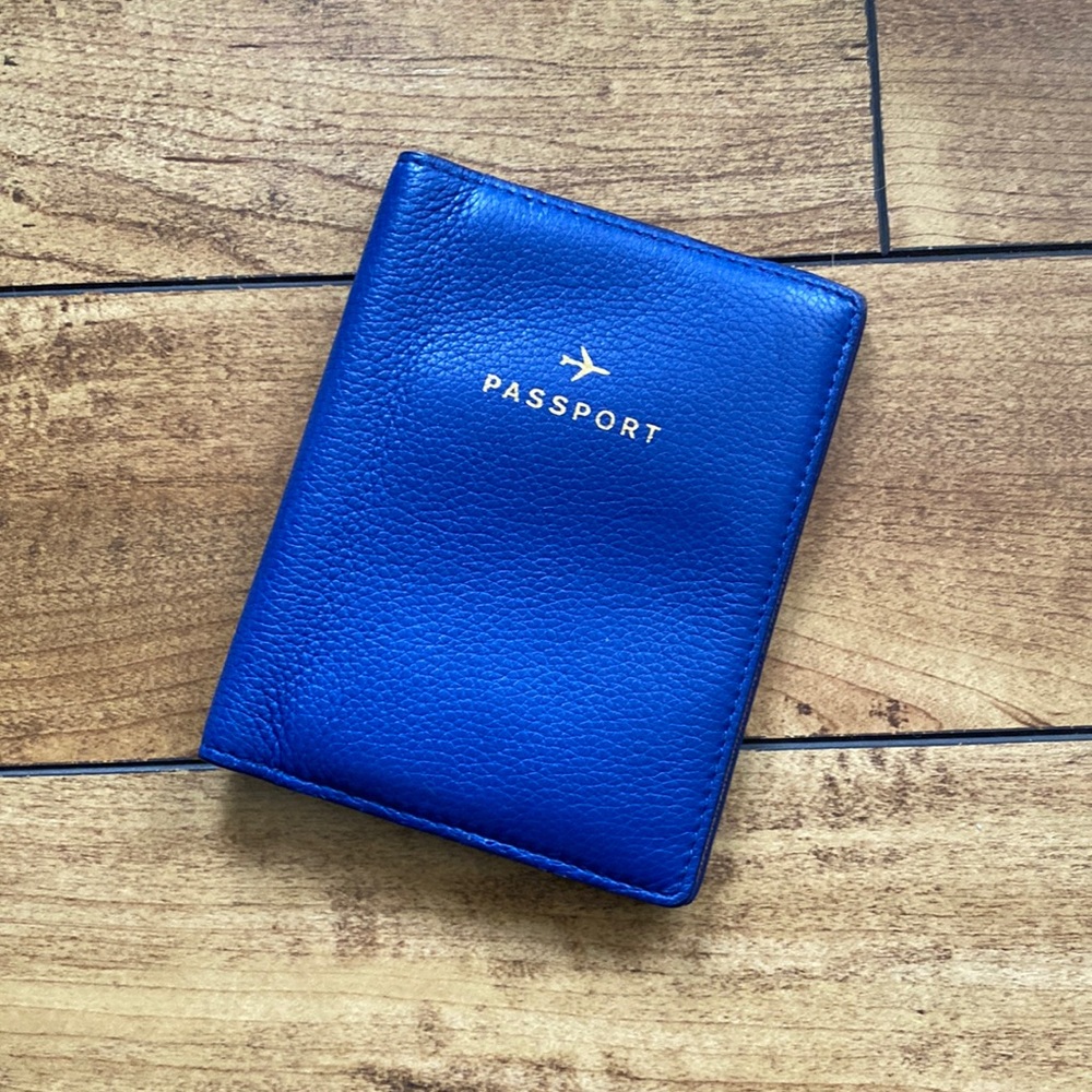 Fossil Passport Holder